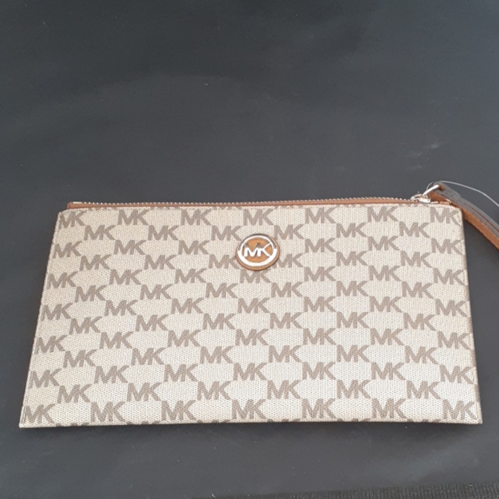 Michael Kors LG Zip clutch